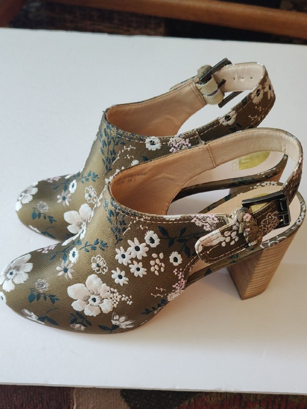 CAPSULE COLLECTIVE Brocade Floral Slingback Heels Size 38.5 US 8-8.5 - Picture 3 of 7